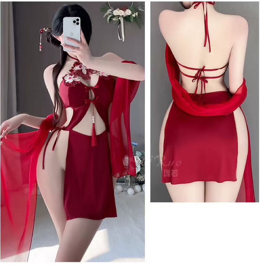 Embroidered hollow neck-hanging nightdress