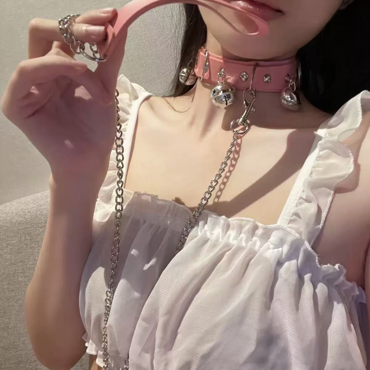 Bell collar